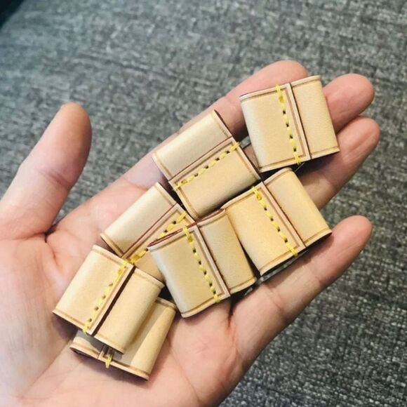 Leather string slide string keeper GENIUNE VACHECTTA LEATHER - Picture 3 of 4